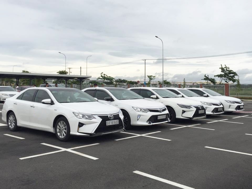 Thuê xe 4 chỗ sân bay Tân Sơn Nhất chất lượng cao– Đưa đón tận nơi, tài xế tận tâm!